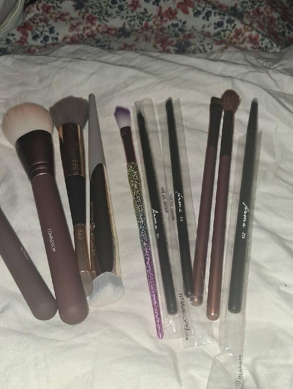 Assorted Women’s Makeup Brush Set in Brown - Unbranded